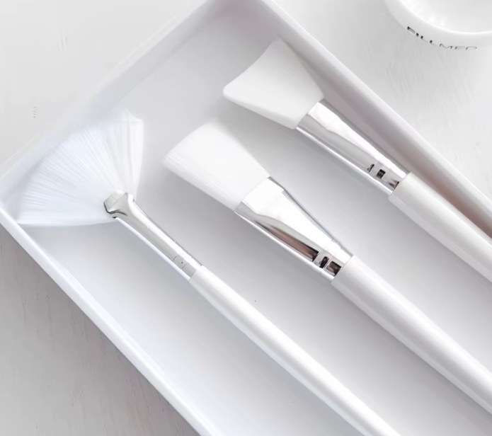 White Mask Applicator Set